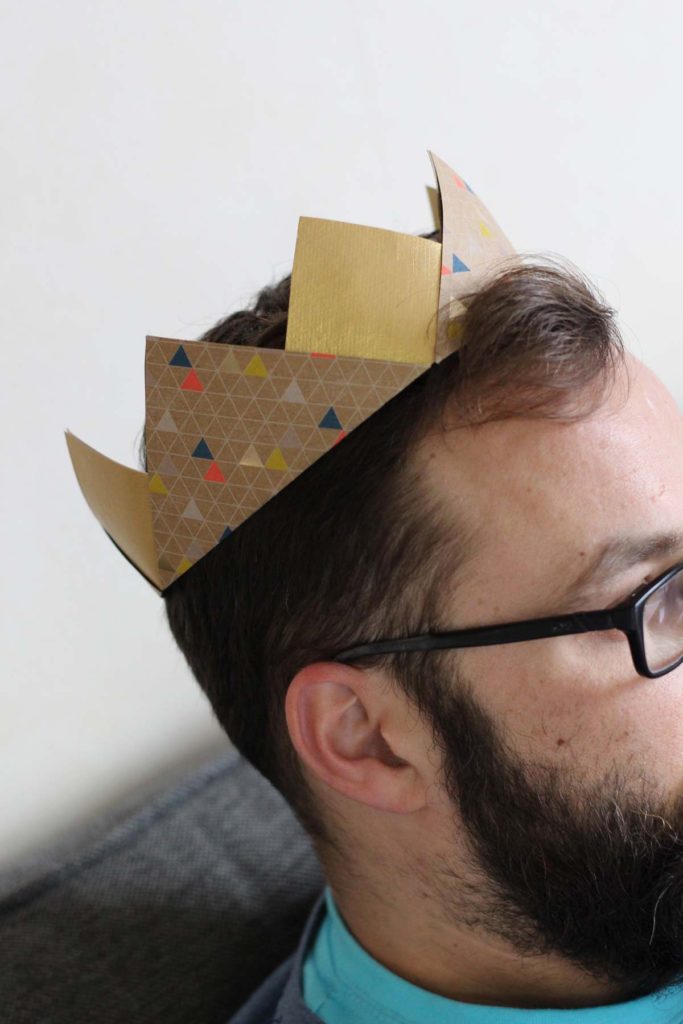 Fabriquer une couronne des rois en papier peint - 4MURS